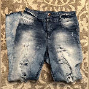 WOMENS JEANS High Rise, Light Patchy Wash, Ripped